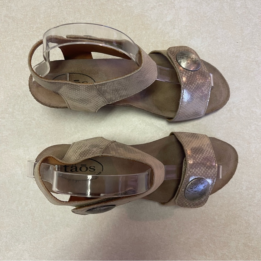 Taos Women Carousel 2 Leather Silver Platform Wedge Sandals 7-7.5 - Picture 4 of 9